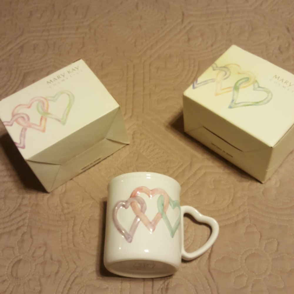 MARY KAY Hearts Mug with box